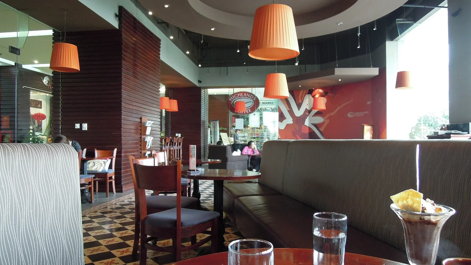 Khung cảnh Đồi chè Biển Hồ Pleiku