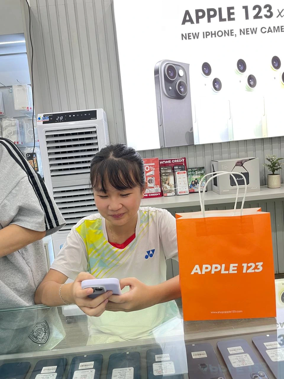 Cảm ơn bạn trẻ đã tin tưởng chọn iPhone 15 mới tại Shop Apple 123 Pleiku – 9 năm uy tín, vạn niềm vui!