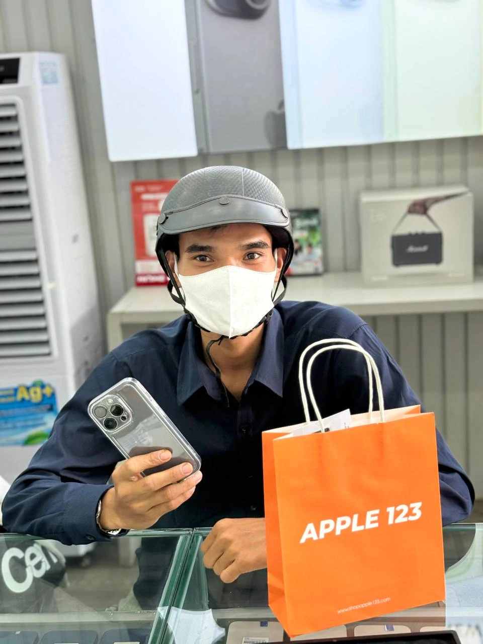 Cảm ơn anh khách đã tin tưởng chọn iPhone 15 Pro tại Shop Apple 123 Pleiku. Chúc anh trải nghiệm thật vui!