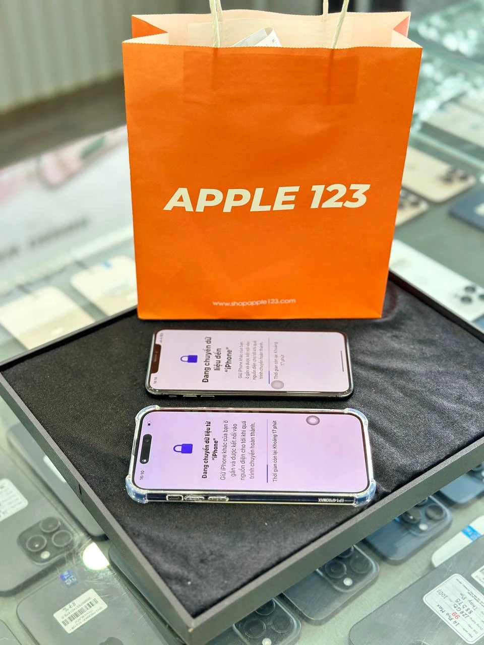 Apple 123 Pleiku luôn hỗ trợ chuyển dữ liệu để trải nghiệm iPhone mới của bạn thật liền mạch. Hơn 9 năm uy tín!