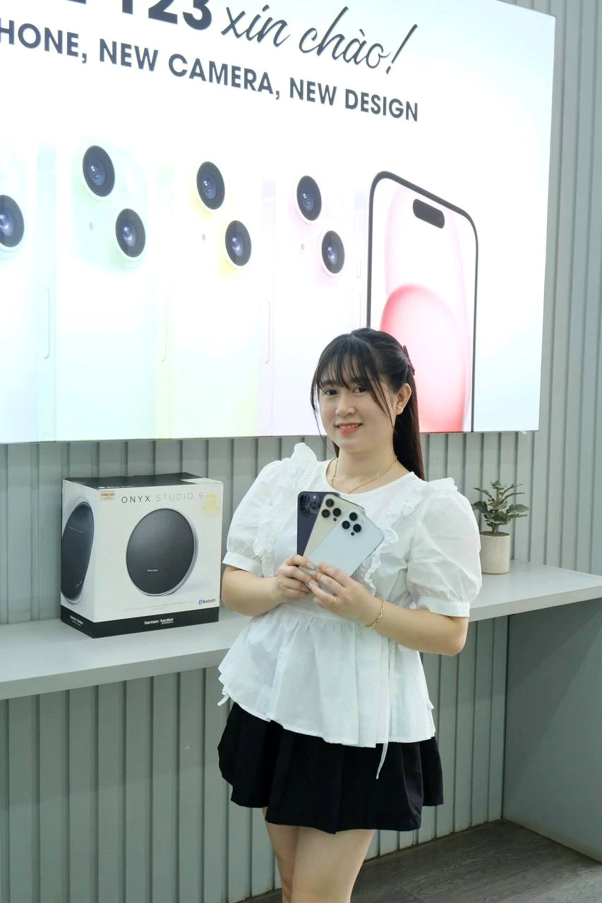 Cảm ơn bạn đã tin tưởng chọn iPhone 15 Pro Max và loa Onyx Studio 9 tại Apple 123 Pleiku — chúc trải nghiệm thật đỉnh! ❤️