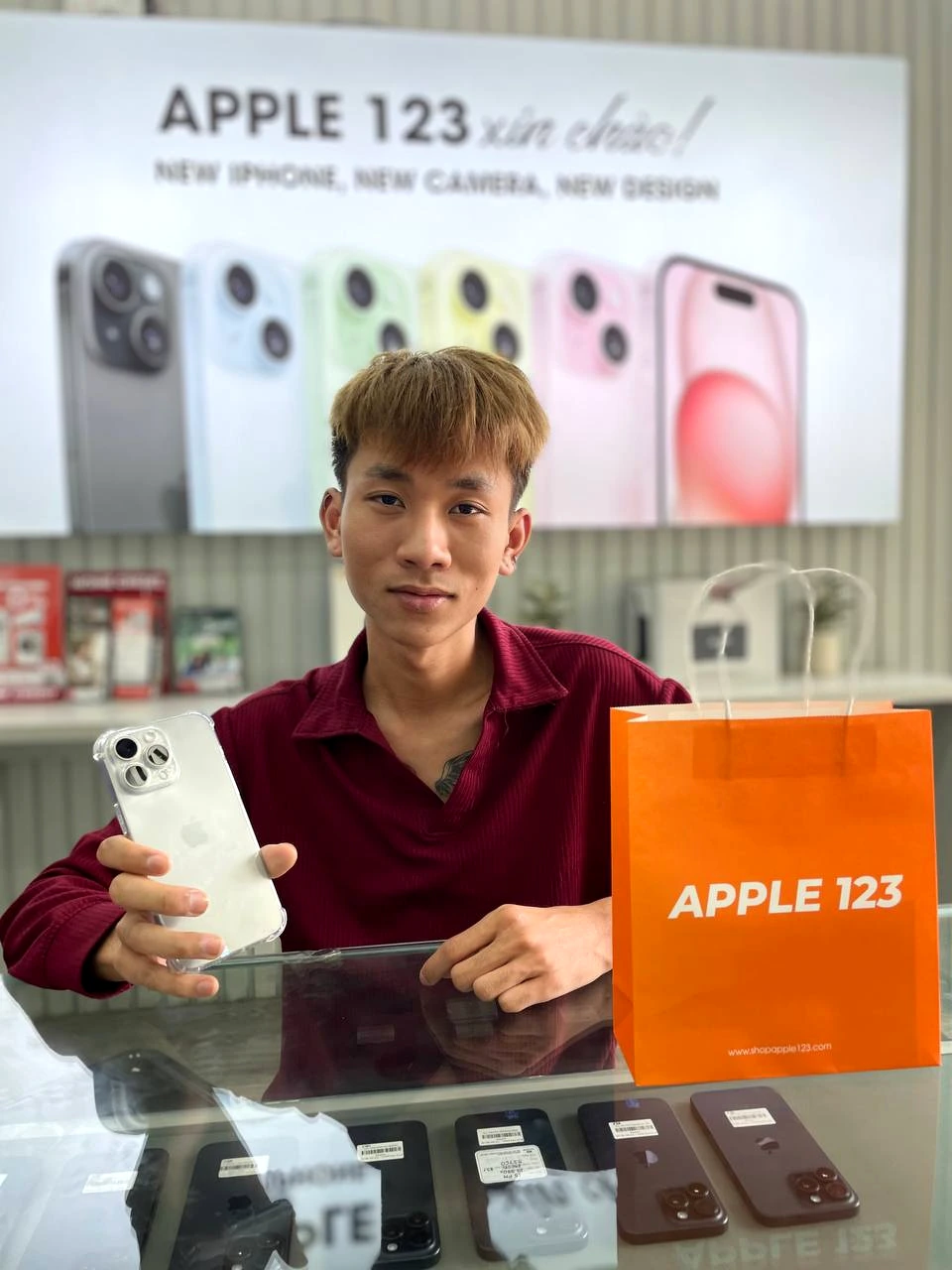 Cảm ơn anh khách đã tin tưởng chọn iPhone 15 Pro Max tại Apple 123 Pleiku. Chúc anh trải nghiệm thật ưng ý! ✨