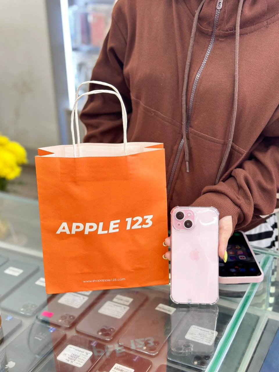 Cảm ơn bạn khách đã tin tưởng chọn iPhone 15 màu hồng tại Apple 123 Pleiku. Chúc bạn có những trải nghiệm tuyệt vời!