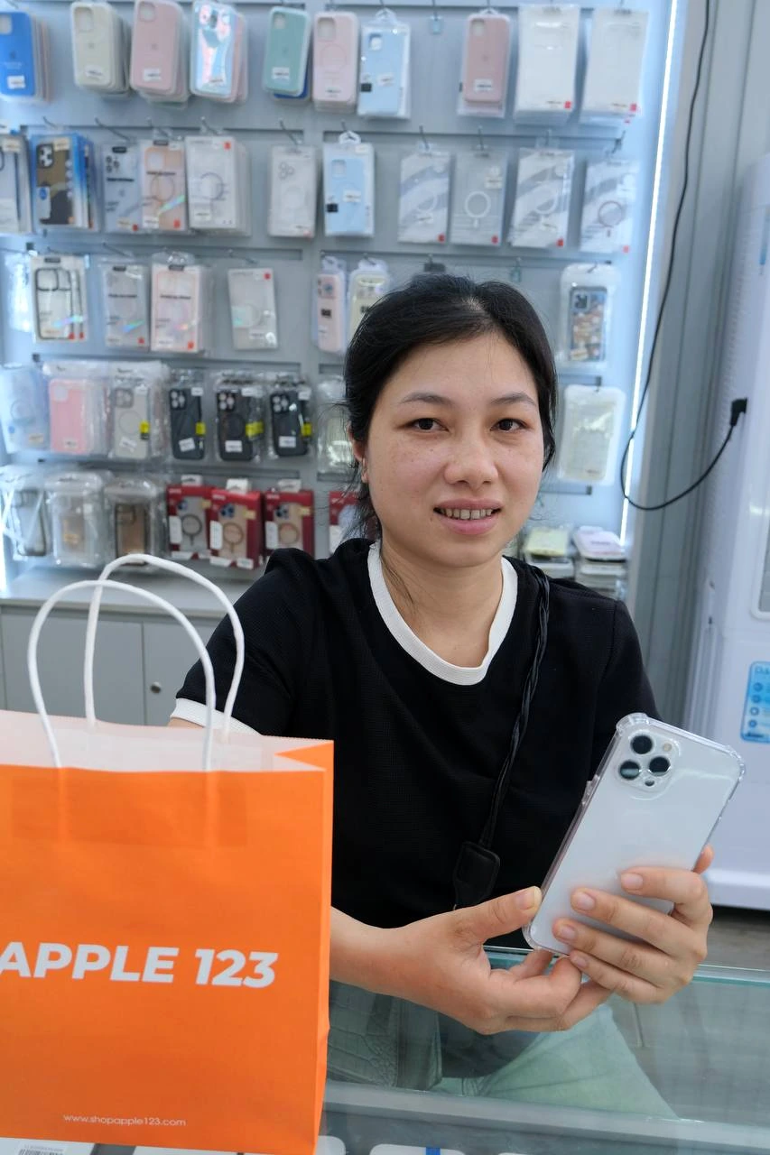 Cảm ơn chị khách đã tin tưởng chọn chiếc iPhone Pro tại Apple 123 Pleiku. Chúc chị có những trải nghiệm thật tuyệt! ❤️