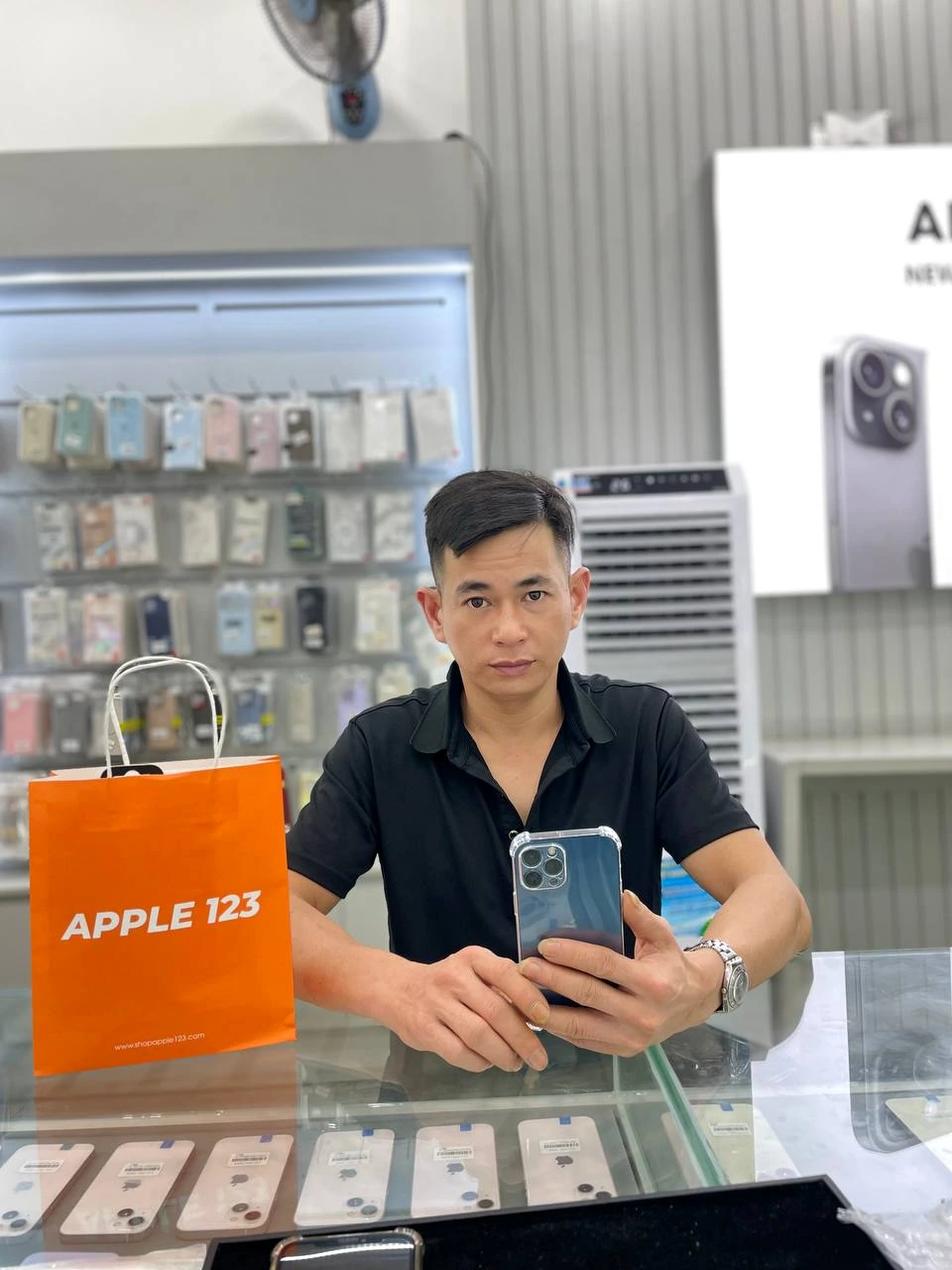 Shop Apple 123 cảm ơn anh khách đã tin tưởng lựa chọn iPhone 15 Pro. Chúc anh có những trải nghiệm tuyệt vời! ❤️