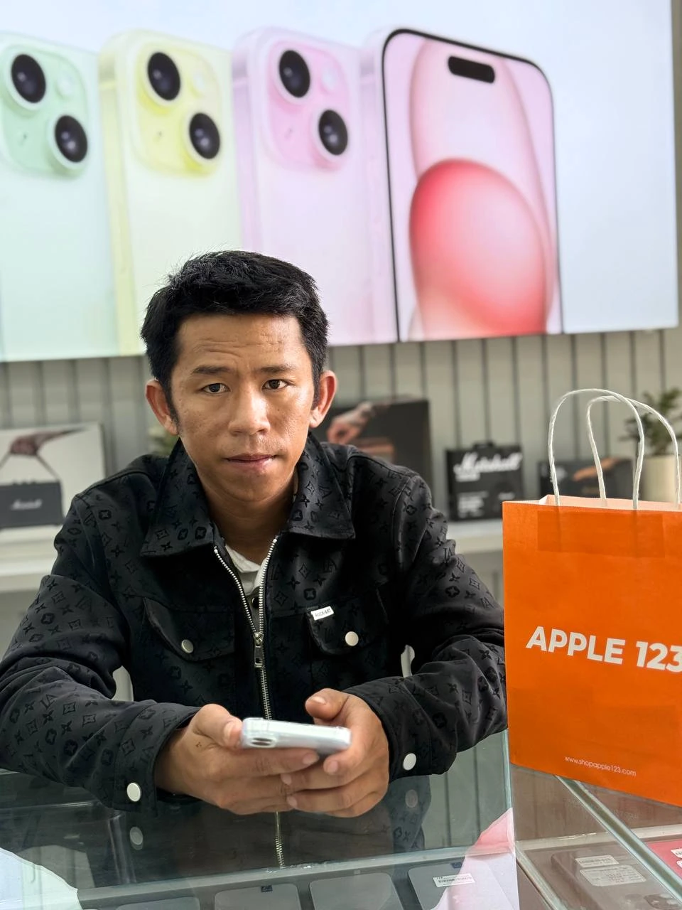 Cảm ơn anh khách đã tin tưởng Shop Apple 123 Pleiku chọn sản phẩm mới. Chúc anh luôn hài lòng và có trải nghiệm tuyệt vời!