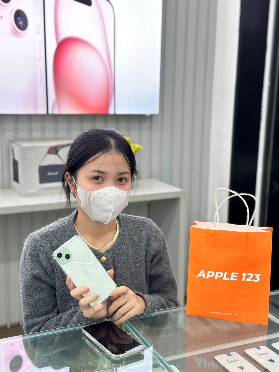 Apple 123 cảm ơn bạn đã tin tưởng lựa chọn chiếc iPhone màu xanh mát. Chúc bạn trải nghiệm thật tuyệt vời!