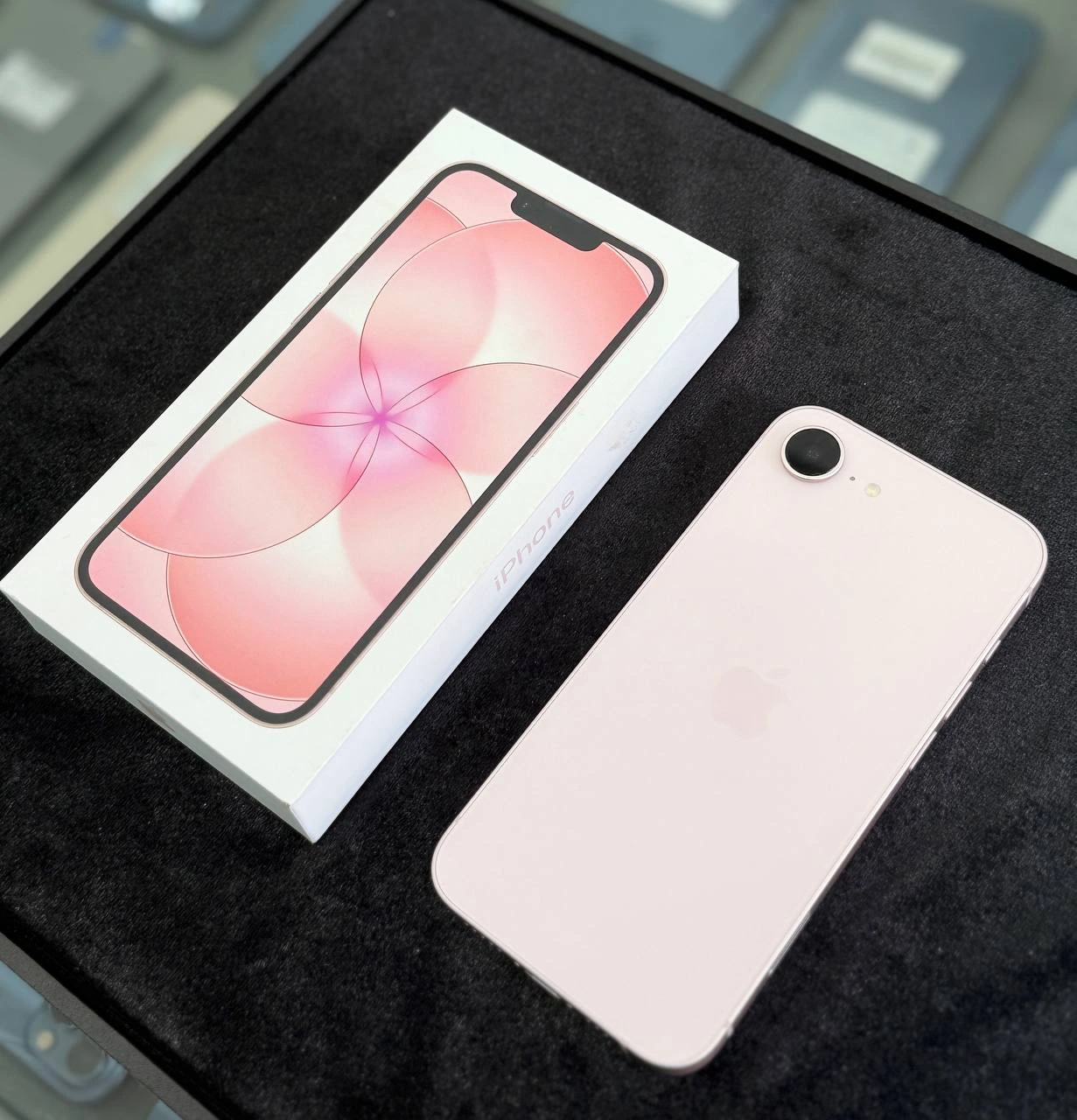 Đón iPhone SE màu hồng nhẹ nhàng về Shop Apple 123 – chúc bạn có thật nhiều trải nghiệm thú vị!