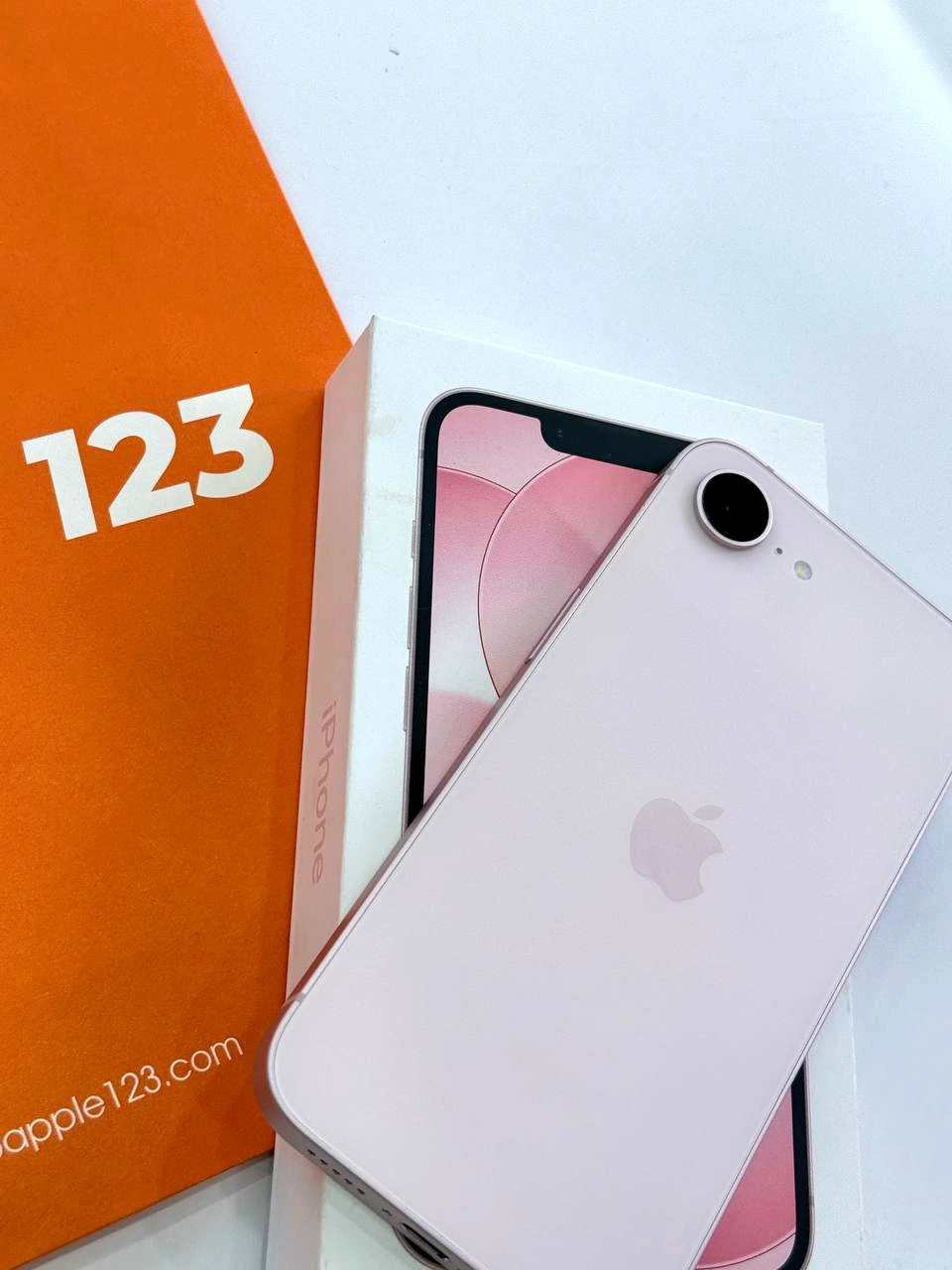 Chiếc iPhone hồng xinh xắn chuẩn bị về tay chủ mới từ Apple 123 Pleiku – chúc bạn nhiều trải nghiệm tuyệt vời.