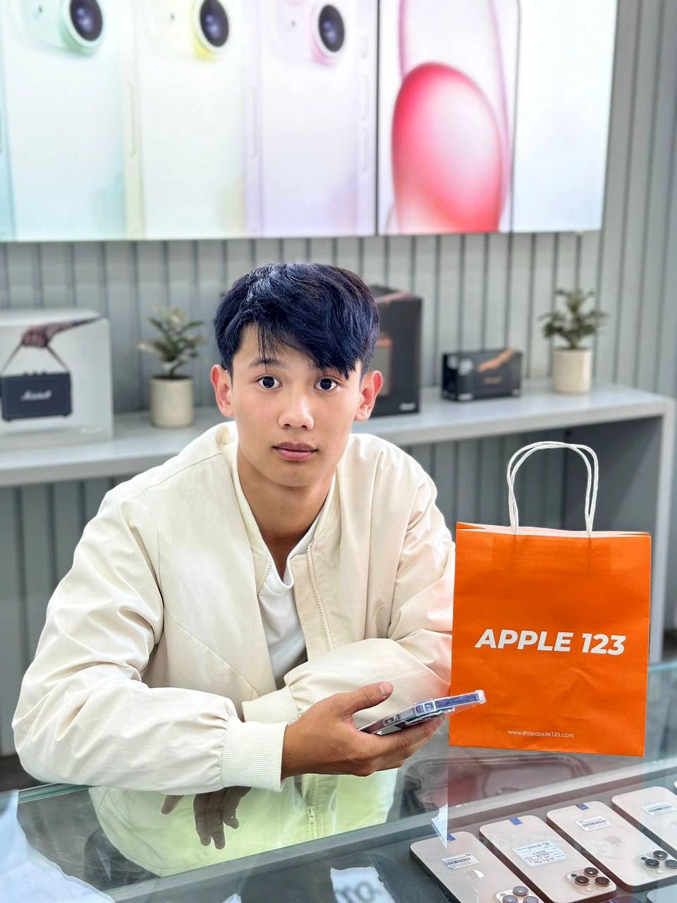 Cảm ơn bạn khách đã tin tưởng chọn sản phẩm Apple mới tại Apple 123 Pleiku – chúc bạn trải nghiệm thật vui! ❤️