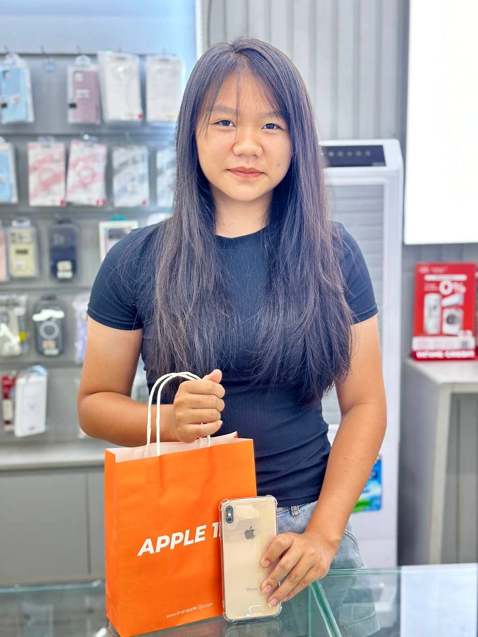 Cảm ơn bạn khách đã tin tưởng chọn iPhone mới tại Apple 123 Pleiku — chúc bạn có trải nghiệm thật vui!