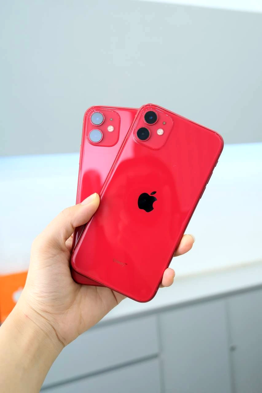 Cặp đôi iPhone 11 (PRODUCT)RED rực rỡ sẵn sàng về tay chủ nhân mới. Shop Apple 123 chúc quý khách trải nghiệm thật tuyệt vời!