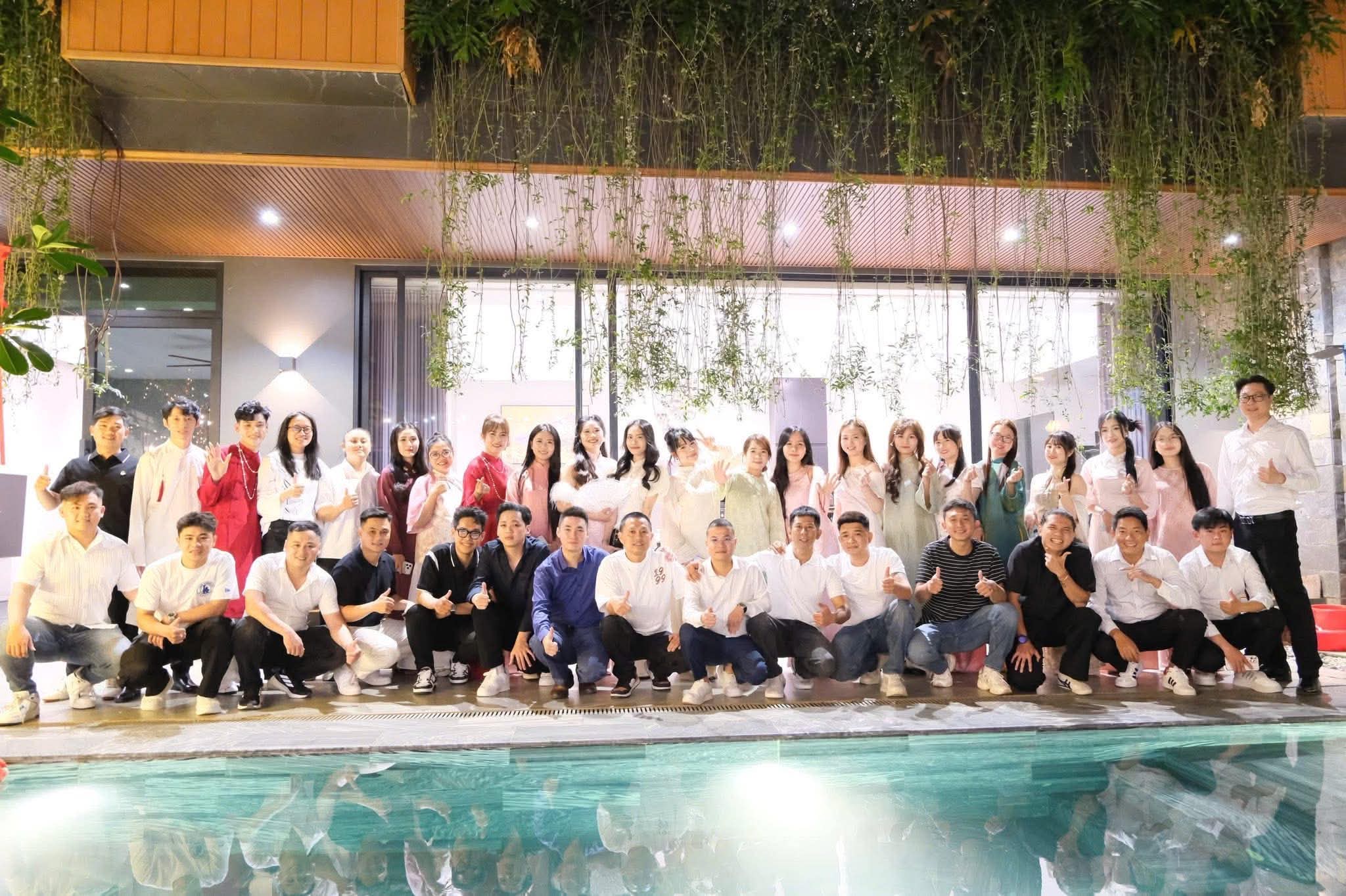 Đội ngũ 40+ thành viên Apple 123 Pleiku